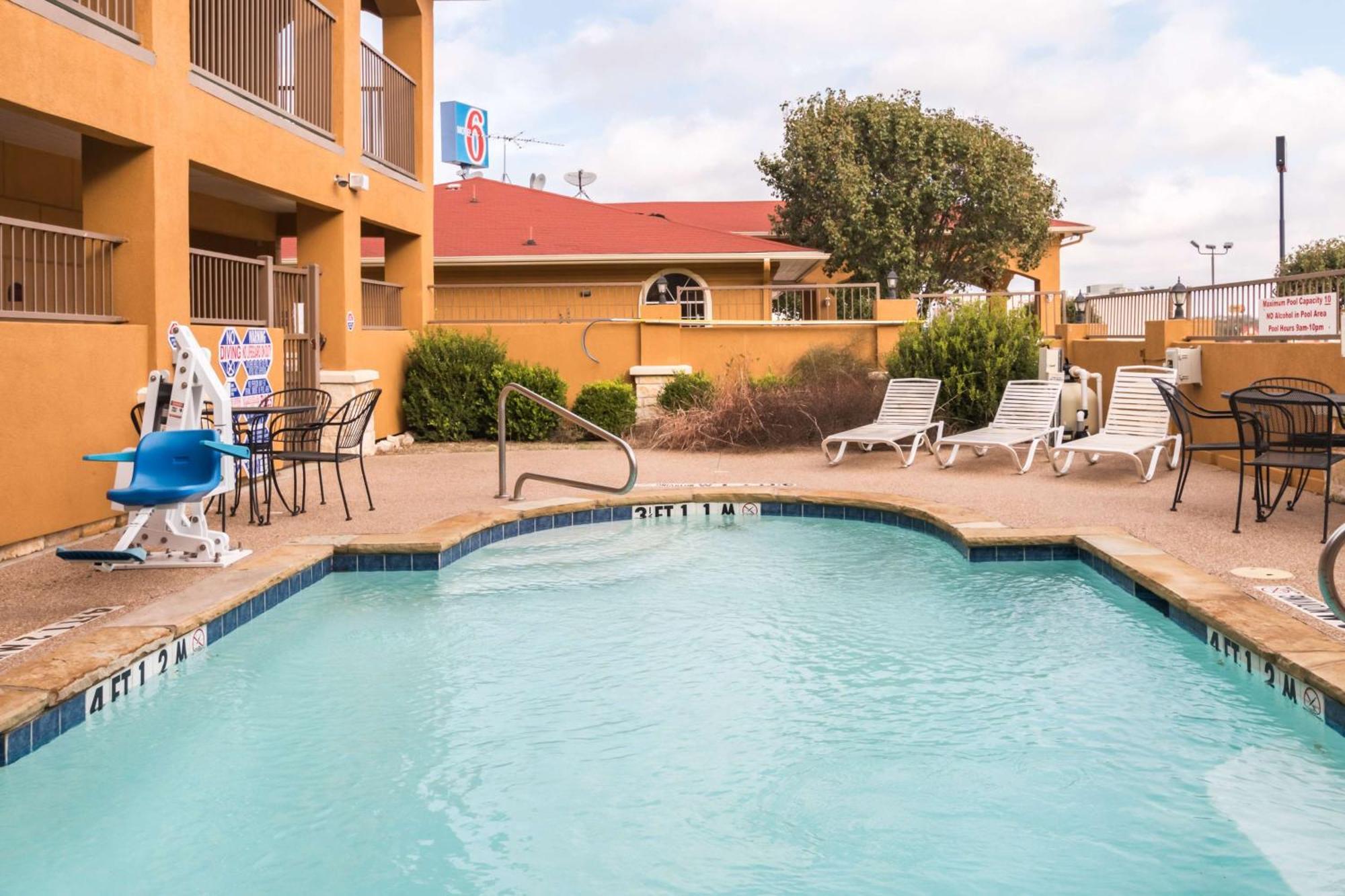 Motel 6 Alvarado Tx Luaran gambar
